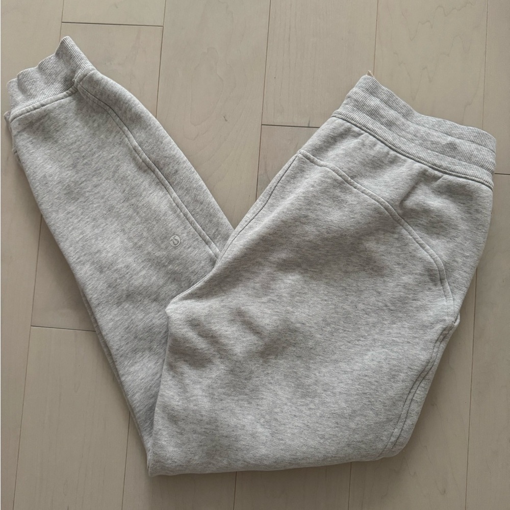 Lululemon Scuba High-Rise Jogger size 6 Heathered Core Ultra Light Grey